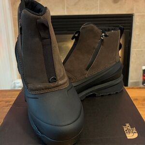 The North Face Chilkat Black Insulated Boots